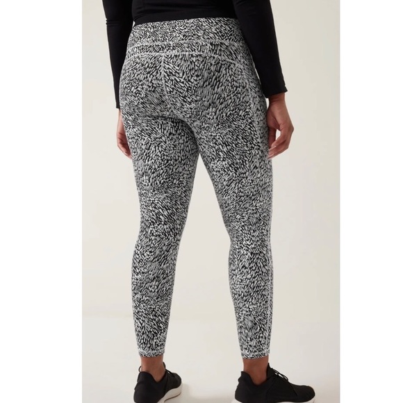 Athleta Women's Ultimate Stash II Textured 7/8 Tights Leggings Size Large - Picture 3 of 16